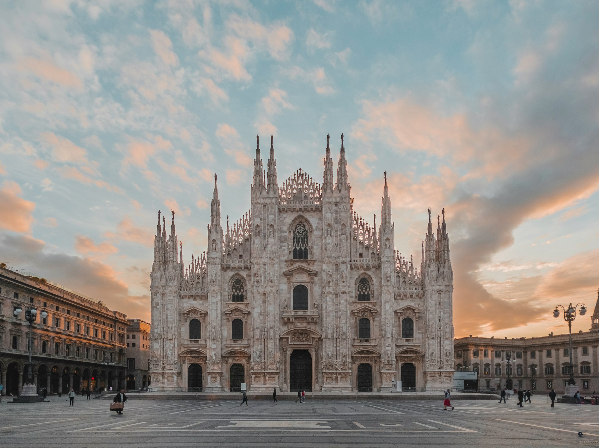 fixer in Milan